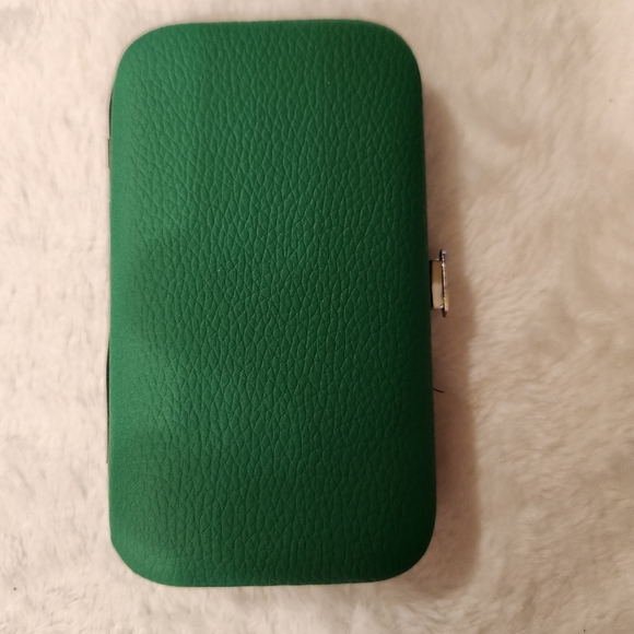 Manicure Tool Set In Case - Picture 3 of 5